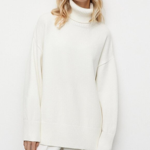 White Turtleneck Dropped Shoulder Long Sleeve Sweater - Picture 1 of 3